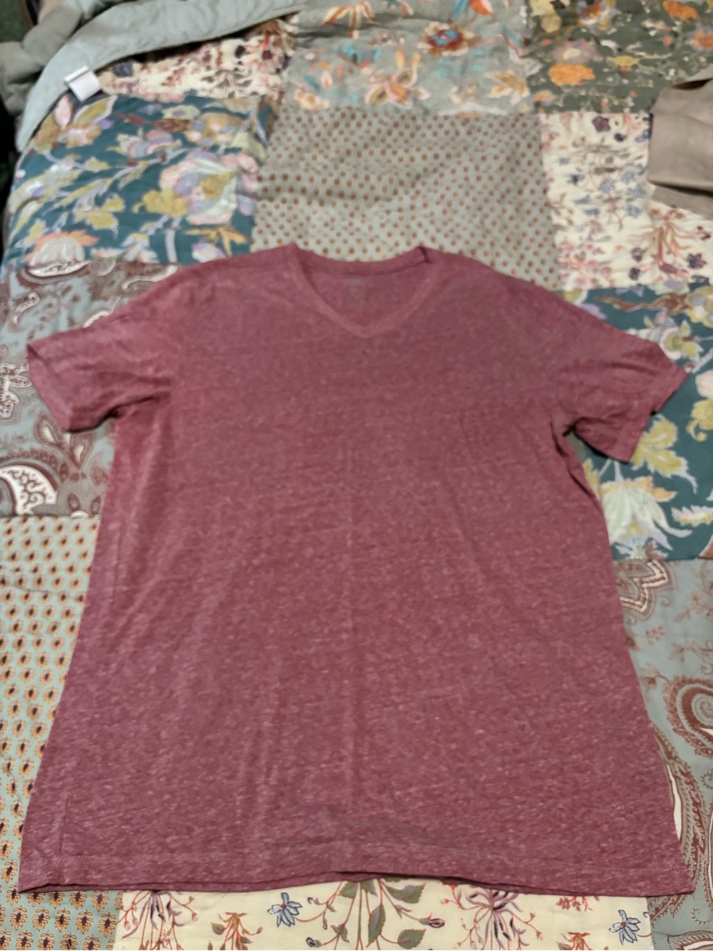 Old Navy Men's Heathered Red V-Neck T-Shirt